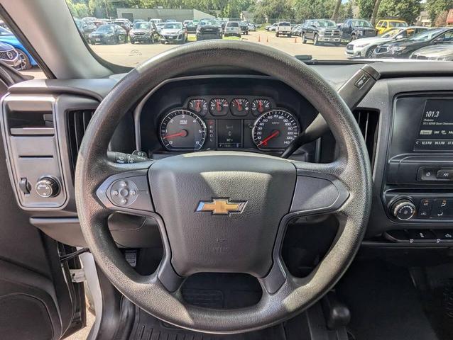 Photo of 2018 White Chevrolet Silverado 1500