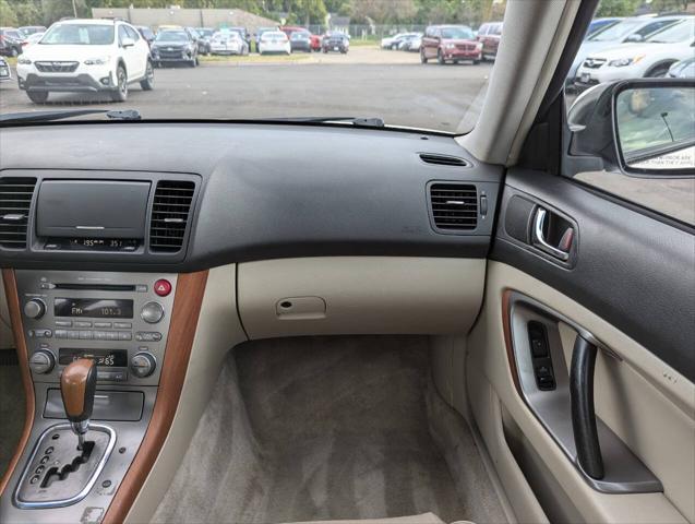 Photo of 2006 White Subaru Outback