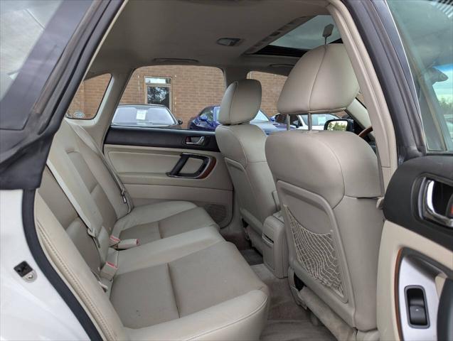 Photo of 2006 White Subaru Outback