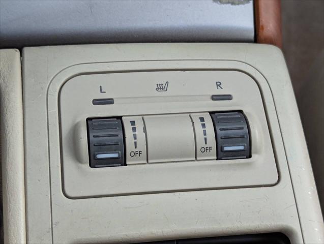 Photo of 2006 White Subaru Outback
