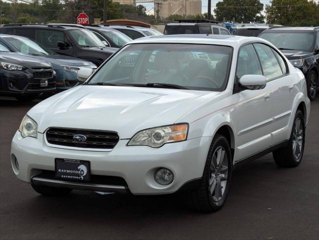 Photo of 2006 White Subaru Outback