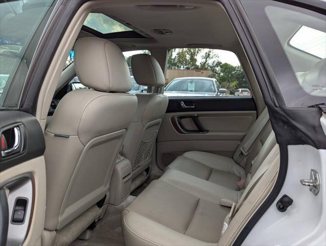 Photo of 2006 White Subaru Outback