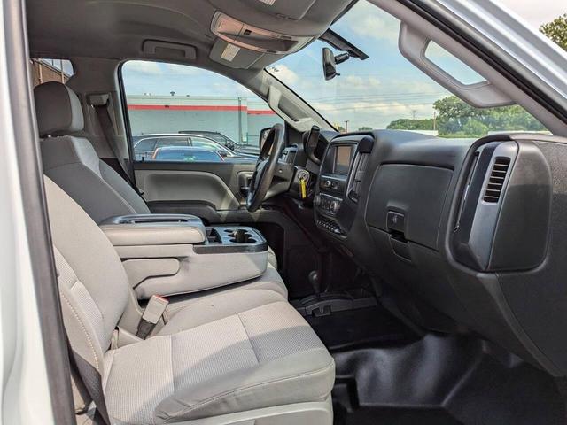 Photo of 2017 White Chevrolet Silverado 2500