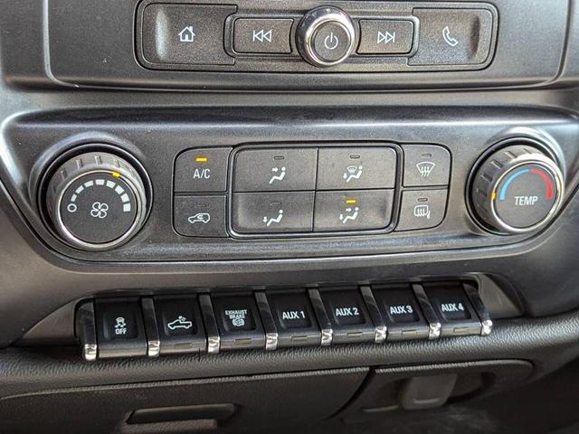 Photo of 2017 White Chevrolet Silverado 2500