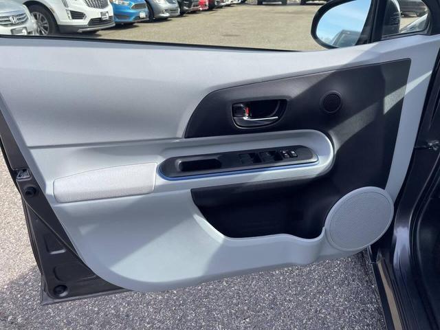 Photo of 2012 Gray Toyota Prius c
