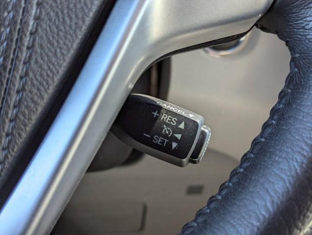 Photo of 2017 Pewter Toyota Sienna