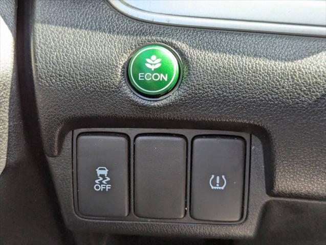 Photo of 2016 Pewter Honda CR-V
