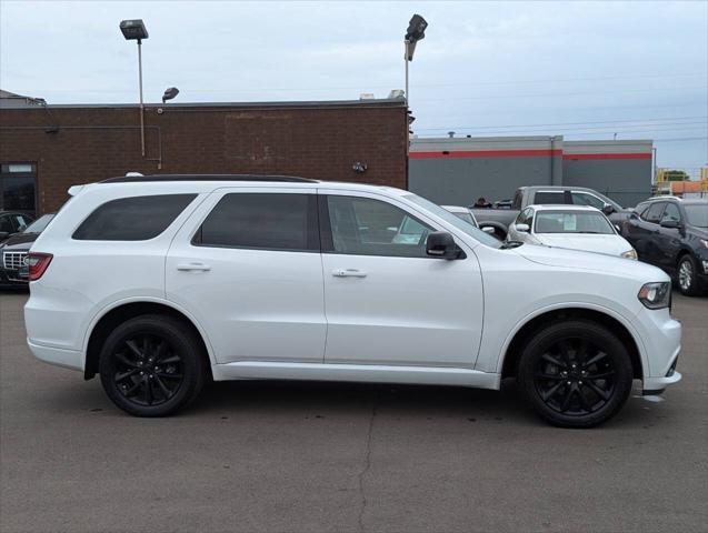 Photo of 2018 White Dodge Durango