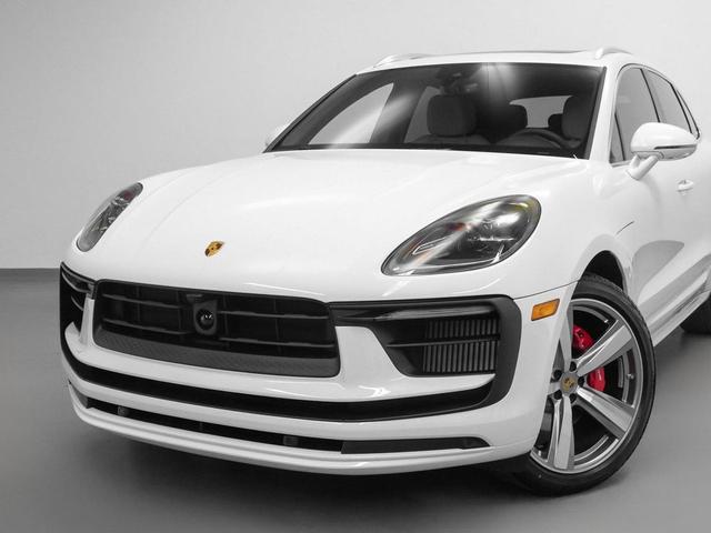 Photo of 2025 Carrara White Porsche Macan