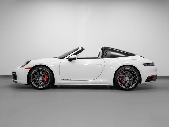 Photo of 2024 White Porsche 911