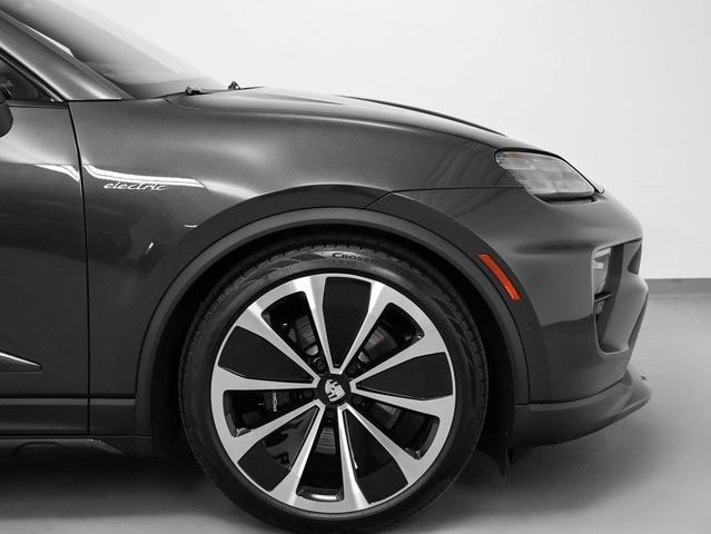 Photo of 2025 Volcano Grey Metallic Porsche Macan