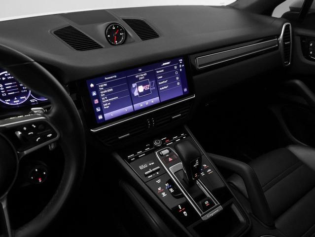 Photo of 2022 Carrara White Metallic Porsche Cayenne