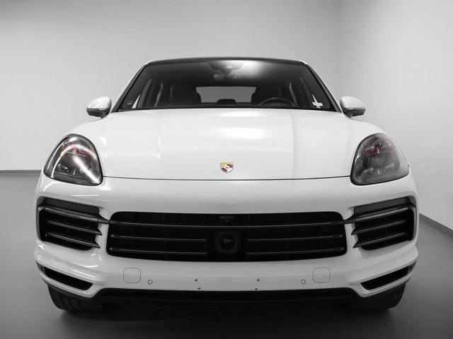 Photo of 2022 Carrara White Metallic Porsche Cayenne