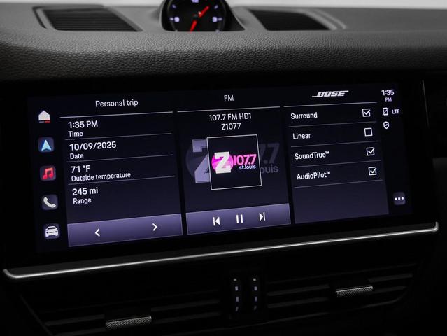 Photo of 2022 Carrara White Metallic Porsche Cayenne