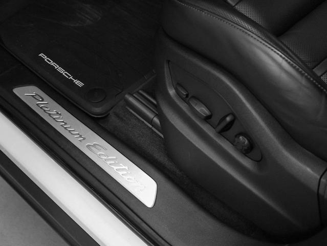 Photo of 2022 Carrara White Metallic Porsche Cayenne