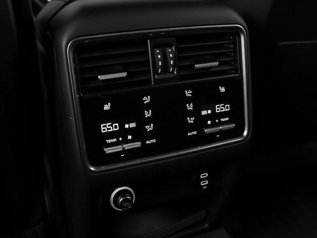 Photo of 2022 Carrara White Metallic Porsche Cayenne