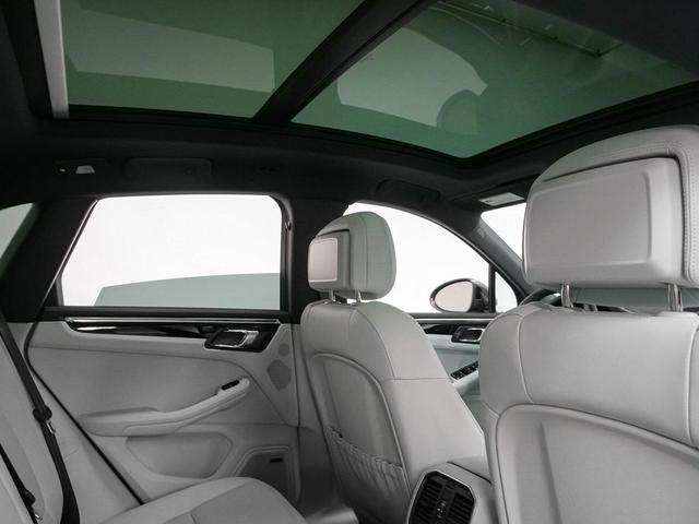 Photo of 2025 Copper Ruby Metallic Porsche Macan