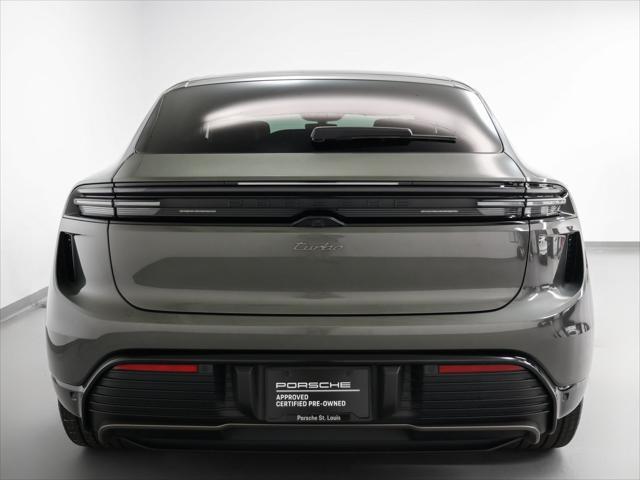 Photo of 2024 Aventurine Green Metallic Porsche Macan