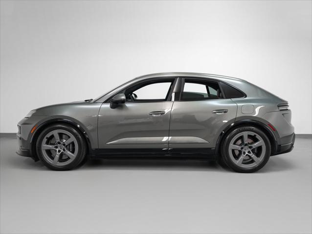 Photo of 2024 Aventurine Green Metallic Porsche Macan