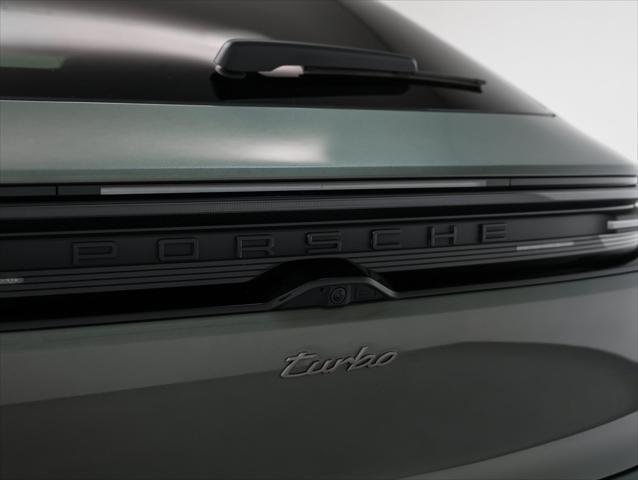 Photo of 2024 Aventurine Green Metallic Porsche Macan