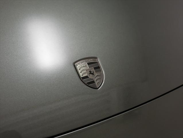Photo of 2024 Aventurine Green Metallic Porsche Macan