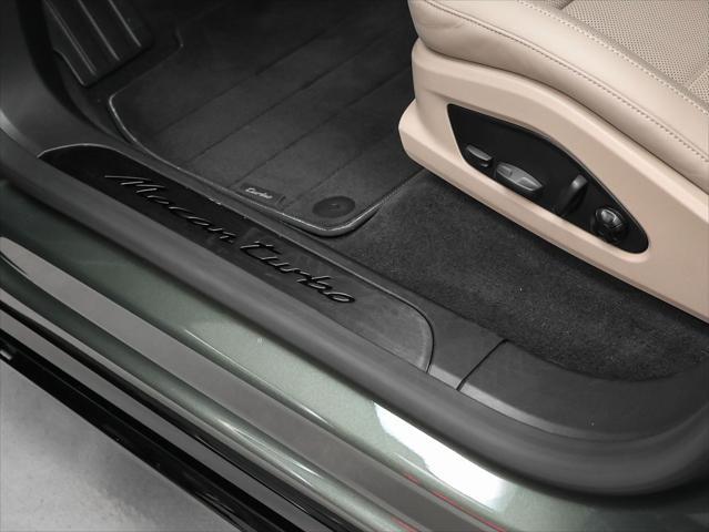 Photo of 2024 Aventurine Green Metallic Porsche Macan