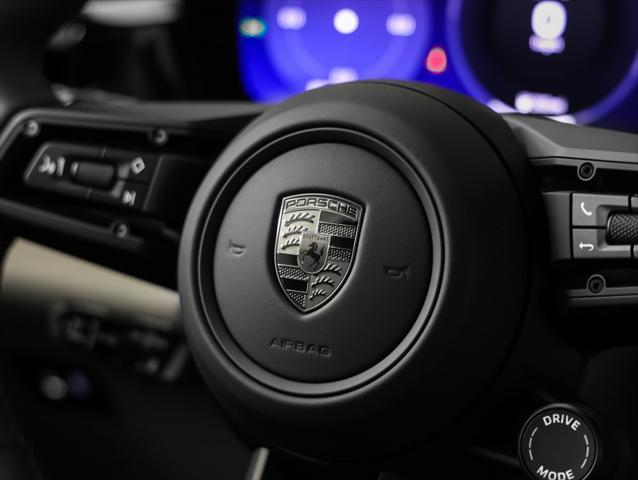 Photo of 2024 Aventurine Green Metallic Porsche Macan