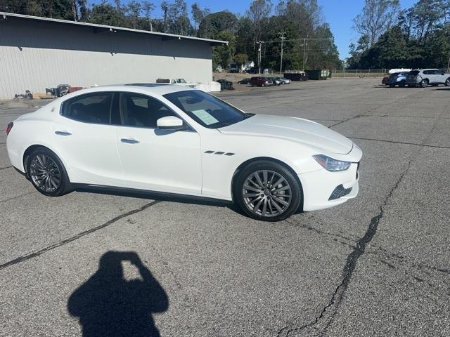 Photo of 2017 White Maserati Ghibli