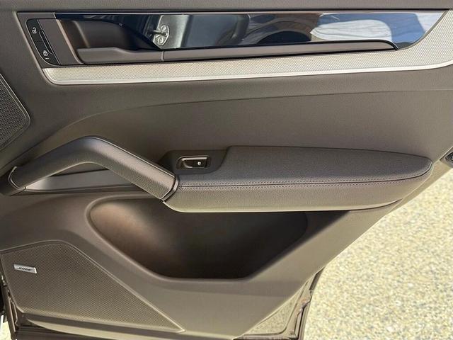 Photo of 2026 Gray Porsche Cayenne