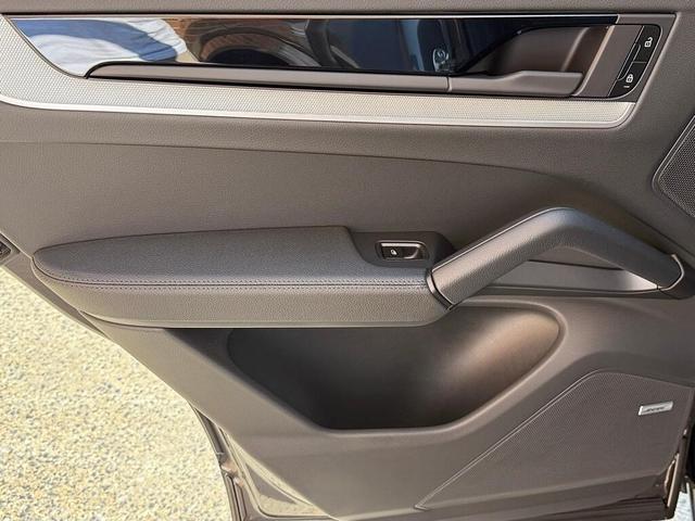 Photo of 2026 Gray Porsche Cayenne