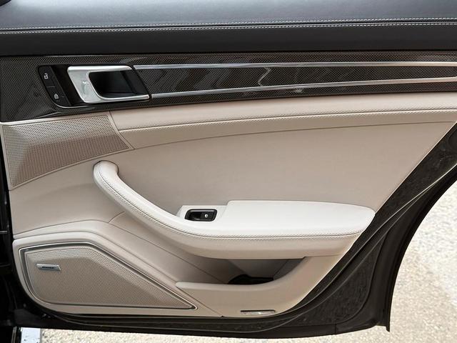 Photo of 2022 Jet Black Porsche Panamera
