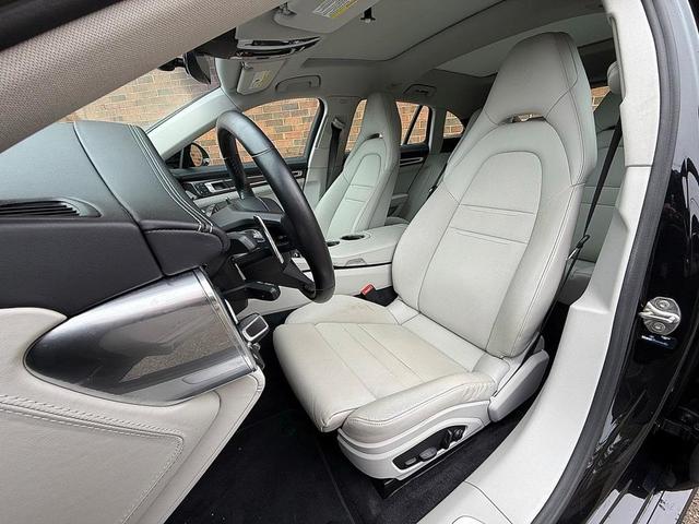 Photo of 2022 Jet Black Porsche Panamera