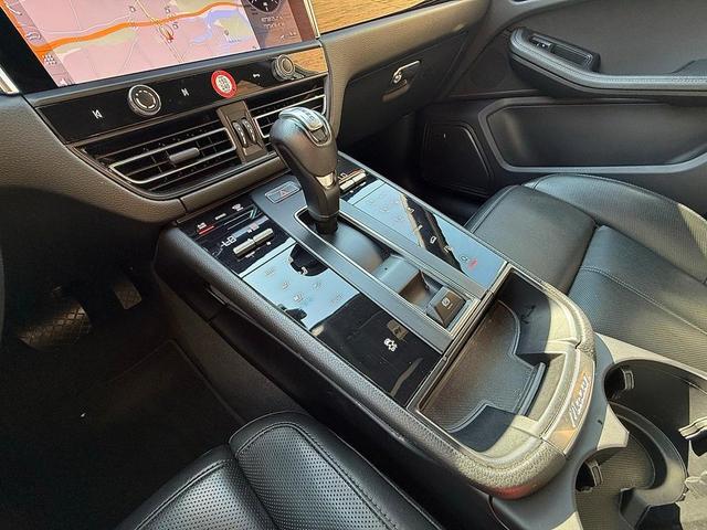 Photo of 2024 Black Porsche Macan