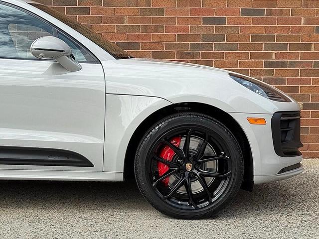Photo of 2026 Chalk Porsche Macan