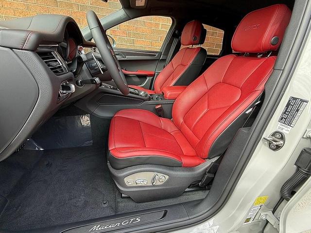 Photo of 2026 Chalk Porsche Macan