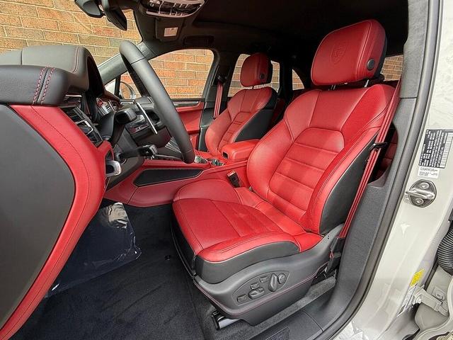 Photo of 2026 Chalk Porsche Macan