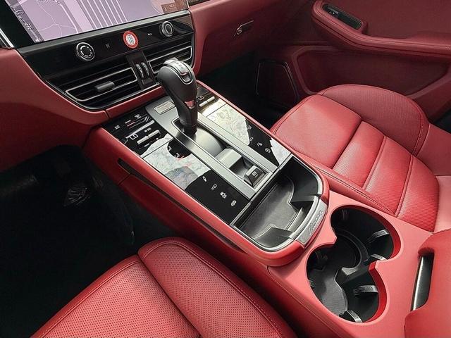 Photo of 2026 Chalk Porsche Macan