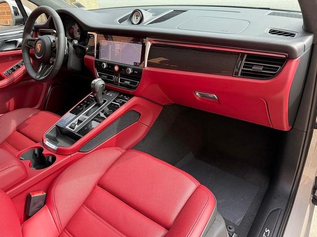 Photo of 2026 Chalk Porsche Macan