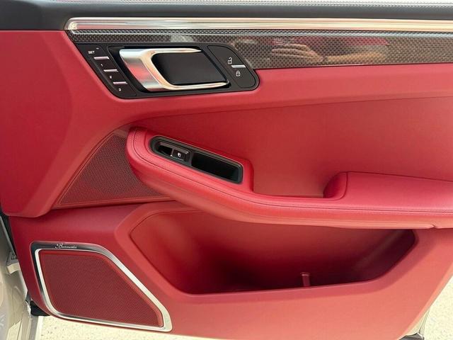 Photo of 2026 Chalk Porsche Macan