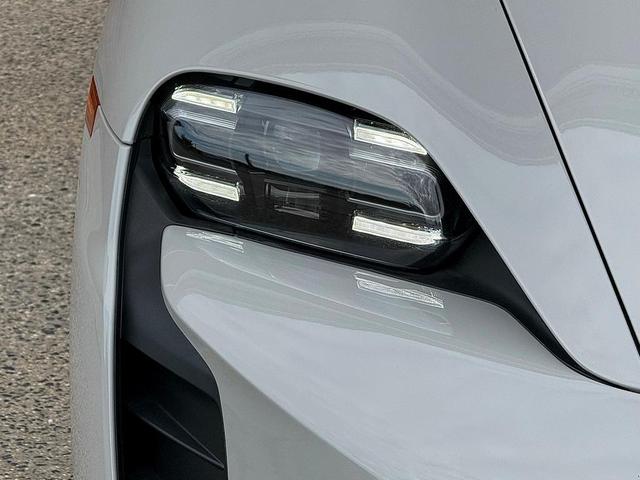 Photo of 2024 Chalk Porsche Taycan
