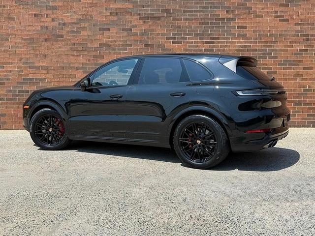 Photo of 2025 Black Porsche Cayenne