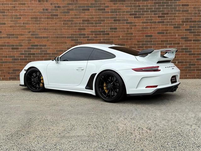 Photo of 2018 White Porsche 911