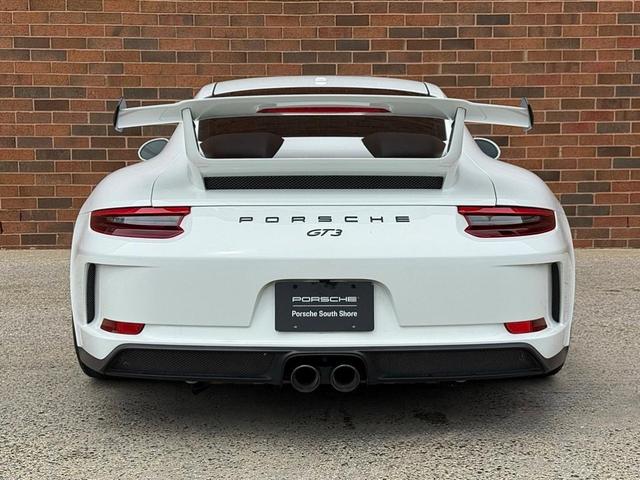 Photo of 2018 White Porsche 911