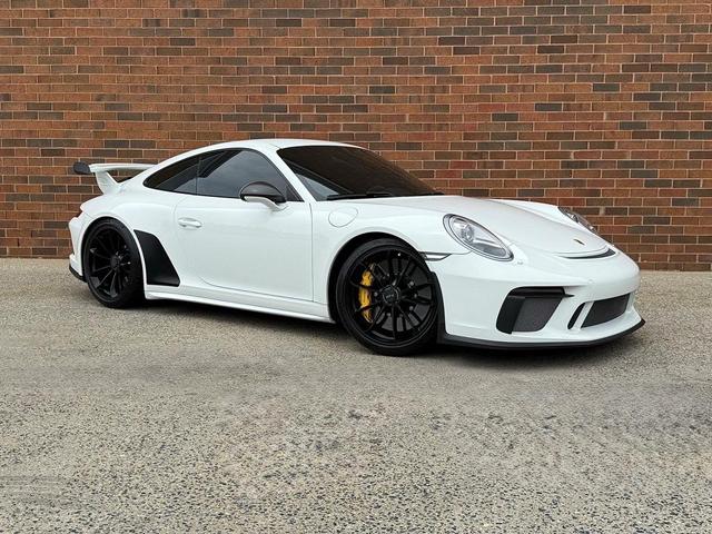 Photo of 2018 White Porsche 911