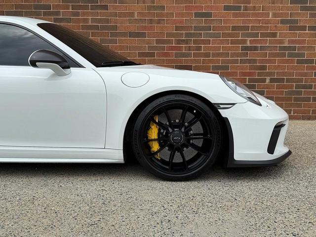 Photo of 2018 White Porsche 911