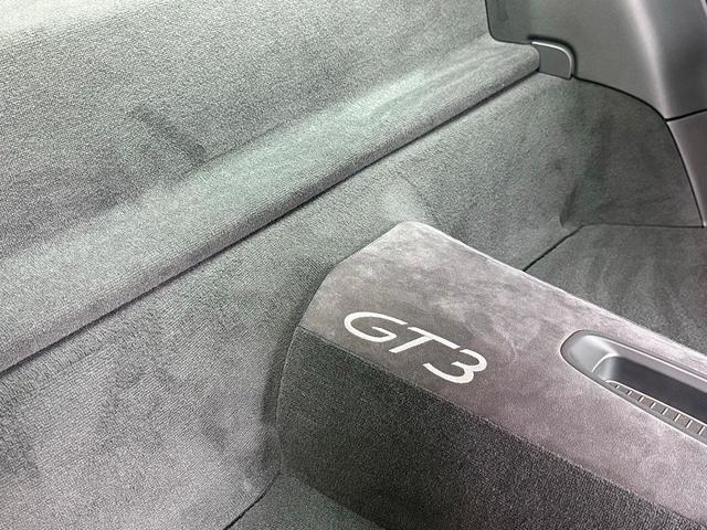 Photo of 2018 White Porsche 911