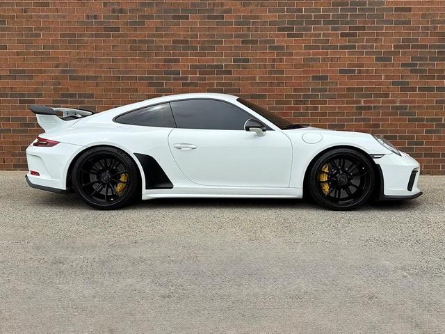 Photo of 2018 White Porsche 911