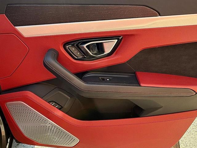 Photo of 2022 Grigio Keres Metallic Lamborghini Urus