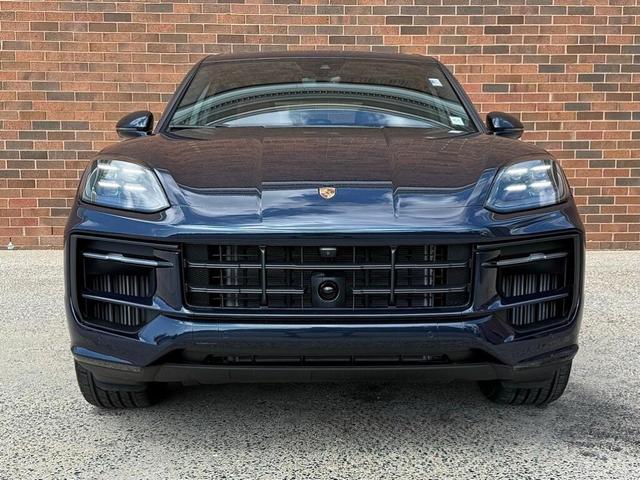 Photo of 2025 Blue Porsche Cayenne