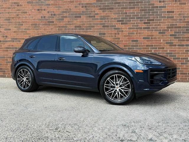 Photo of 2025 Blue Porsche Cayenne